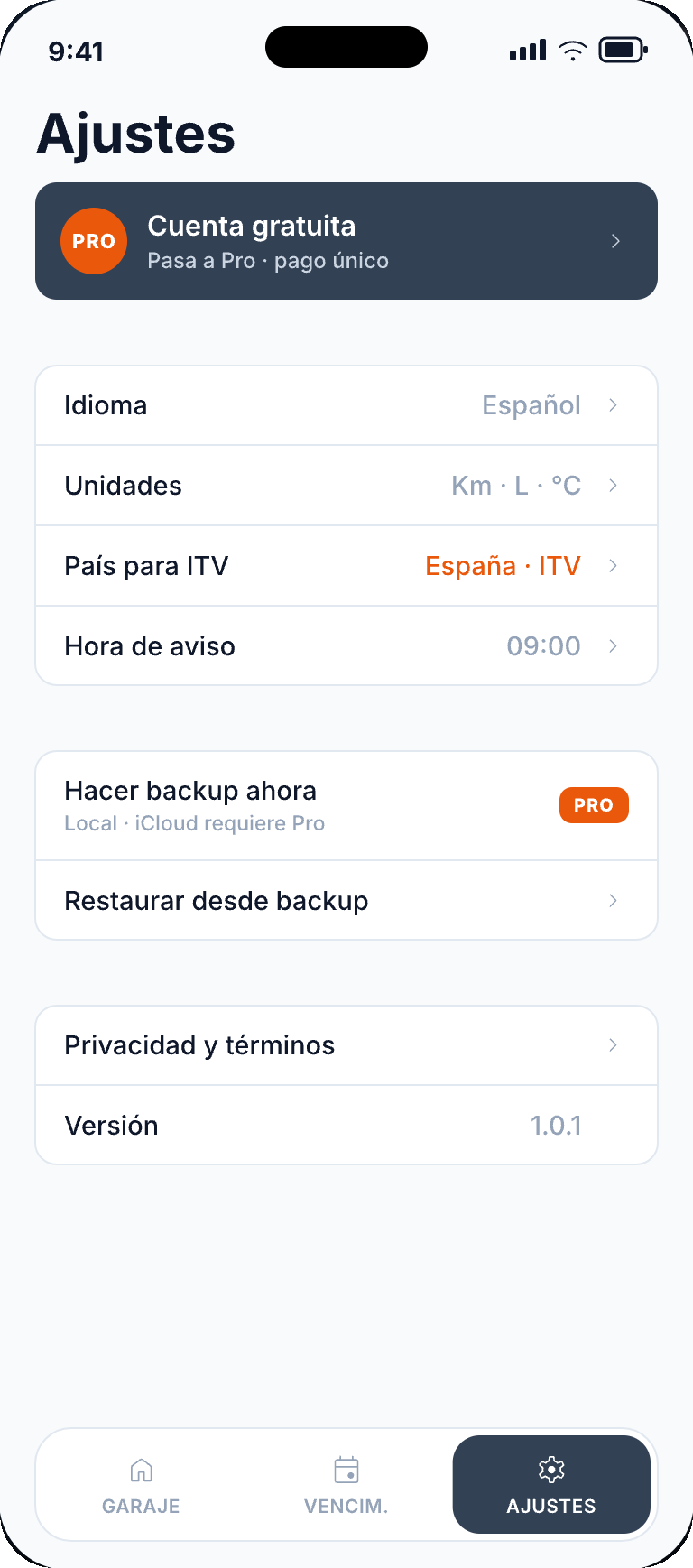 Pantalla de ajustes de Revvo con copia de seguridad en iCloud y país para ITV